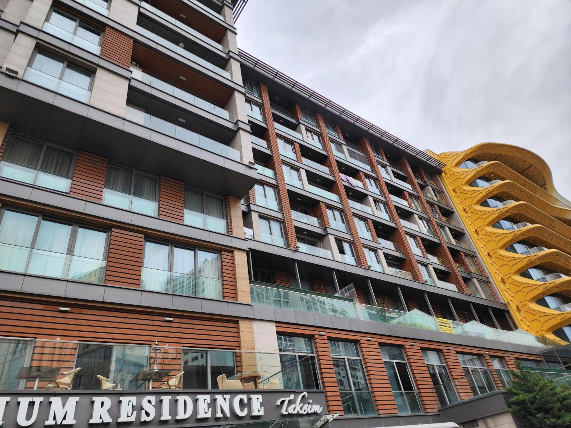 Taksim Perfect Pool Sauna Access Daire